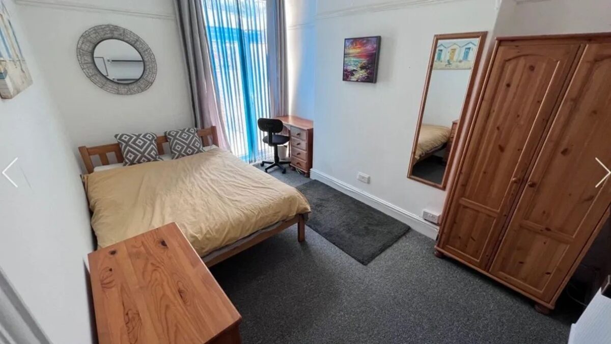 60 Rhyddings Park Road, Brynmill, Swansea, SA2 0AE