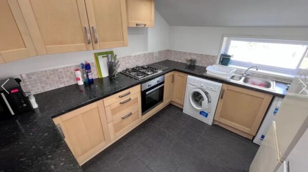 120 Rhyddings Terrace, Brynmill, Swansea, SA2 0DS