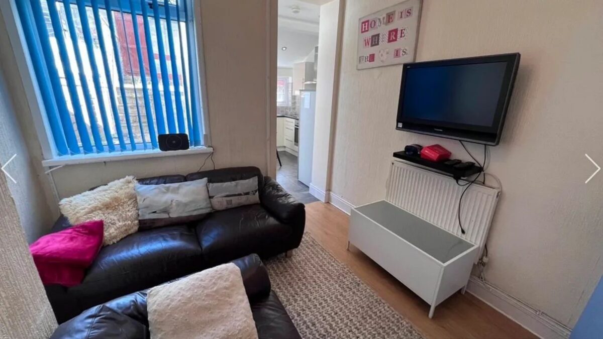 60 Rhyddings Park Road, Brynmill, Swansea, SA2 0AE