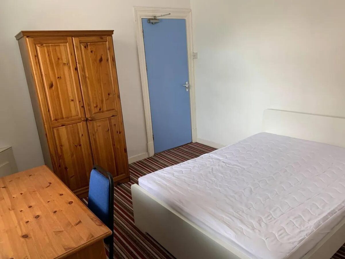 9 Victoria Avenue, Brynmill, Swansea, SA1 3UR