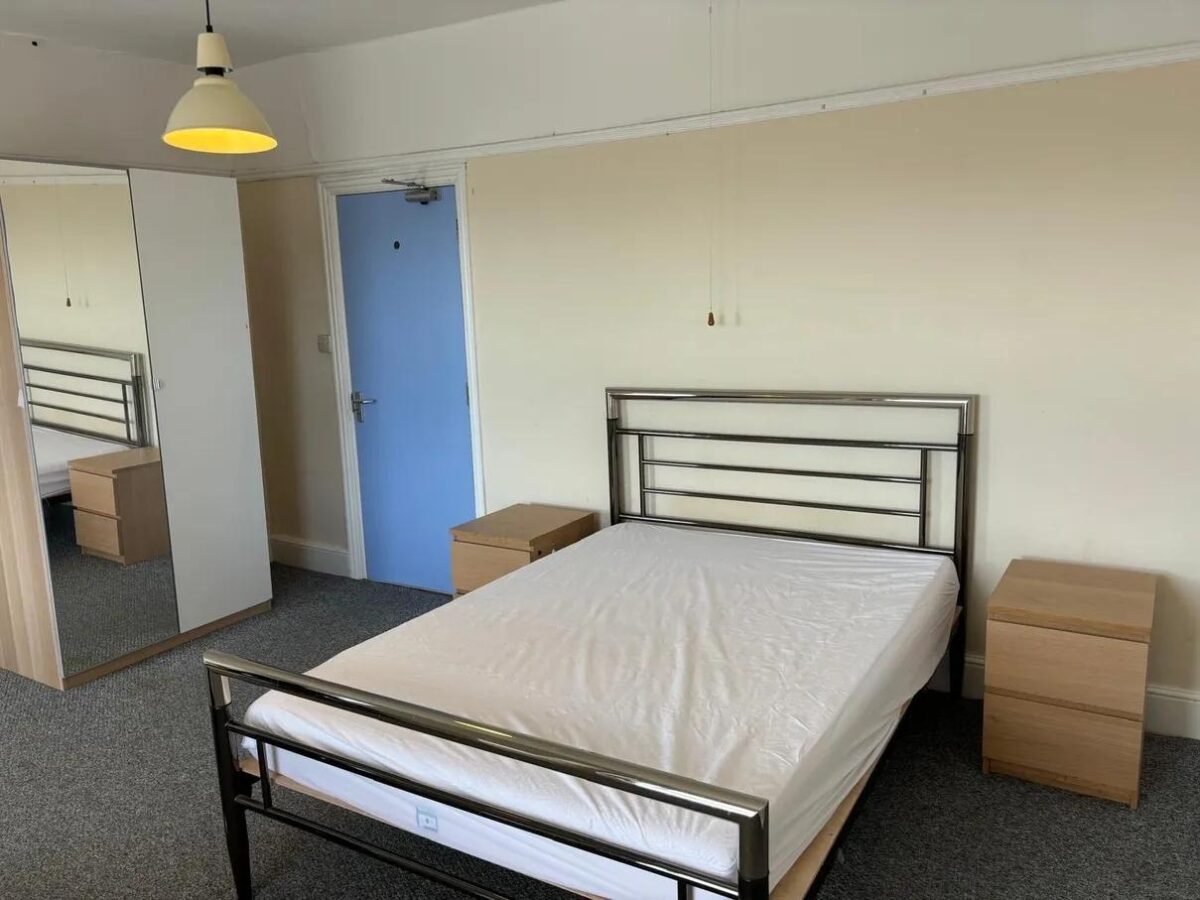 16 Malvern Terrace, Brynmill, Swansea, SA2 0BE