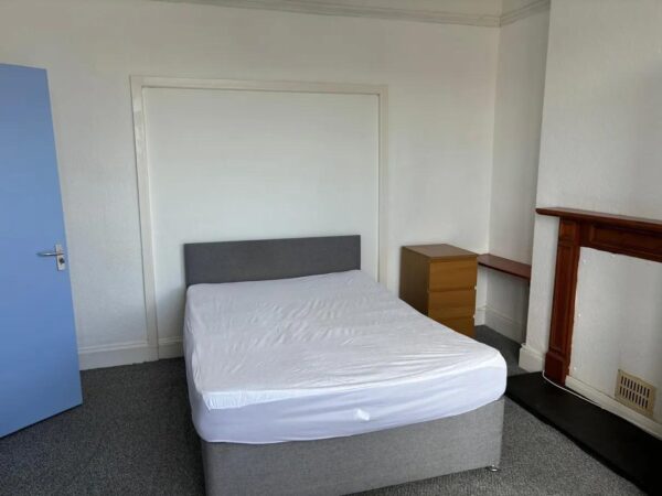 16 Malvern Terrace, Brynmill, Swansea, SA2 0BE