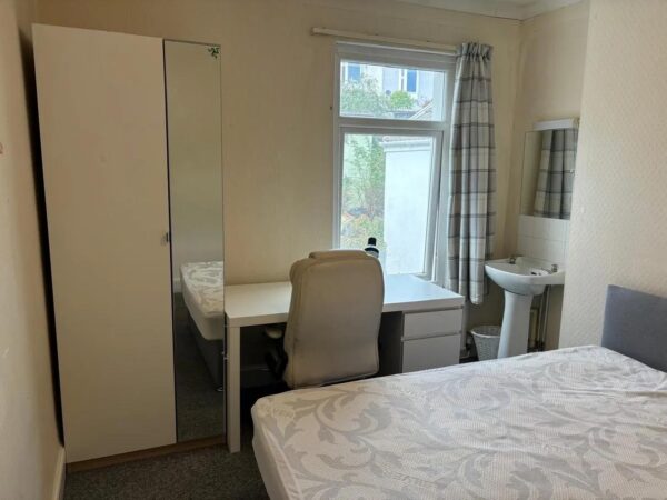 16 Malvern Terrace, Brynmill, Swansea, SA2 0BE