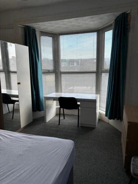 16 Malvern Terrace, Brynmill, Swansea, SA2 0BE