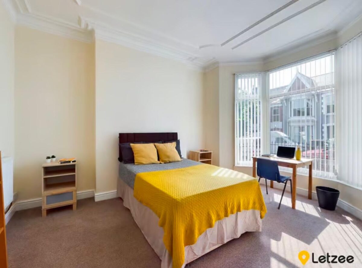 27 Ernald Place, Uplands, Swansea, SA2 0HN