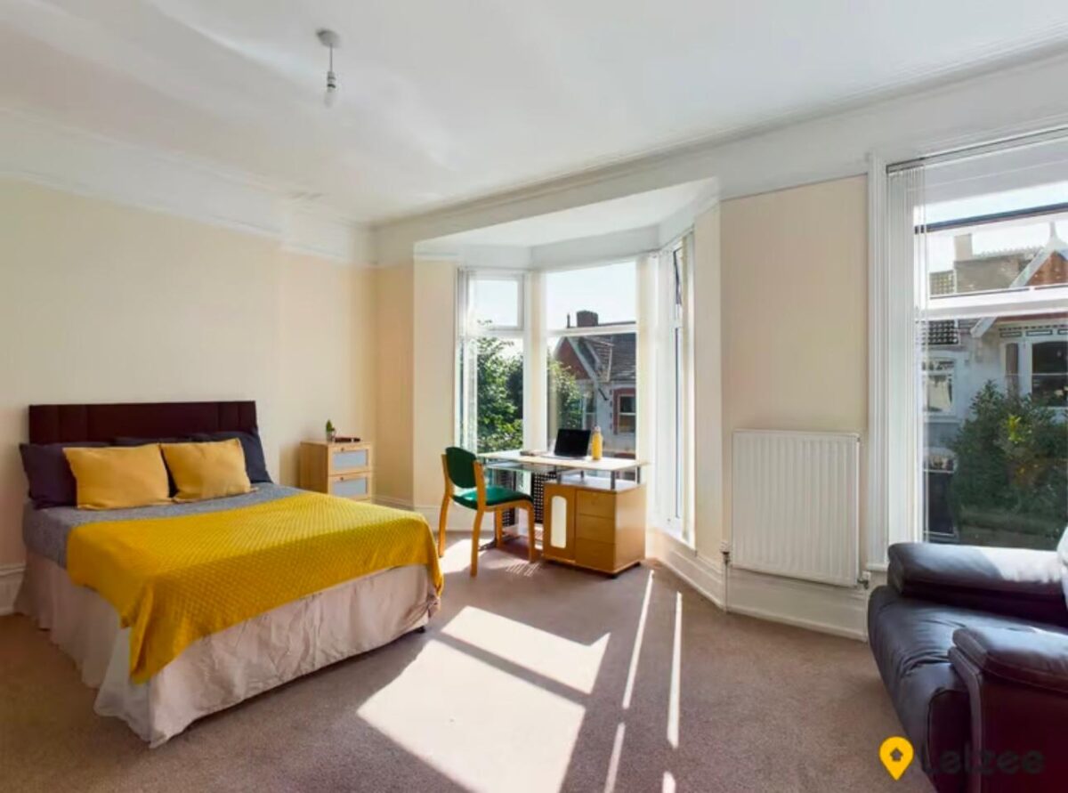 27 Ernald Place, Uplands, Swansea, SA2 0HN