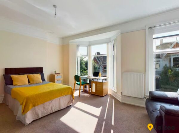 27 Ernald Place, Uplands, Swansea, SA2 0HN