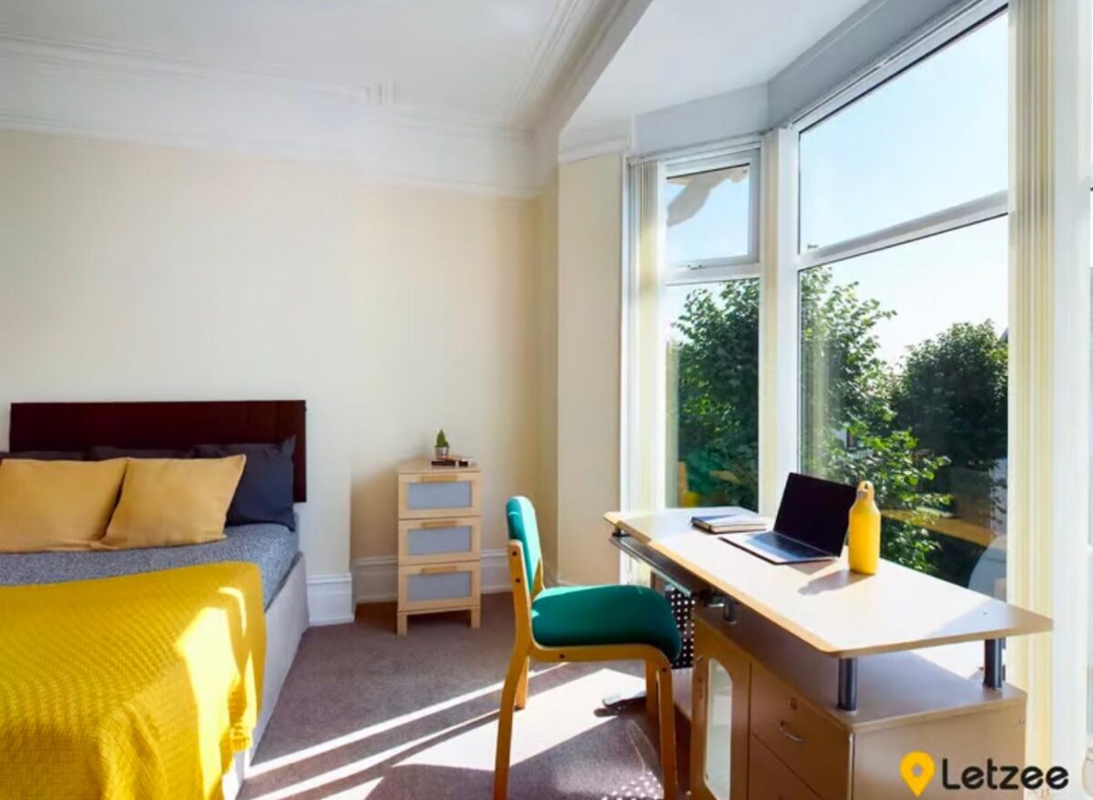 27 Ernald Place, Uplands, Swansea, SA2 0HN