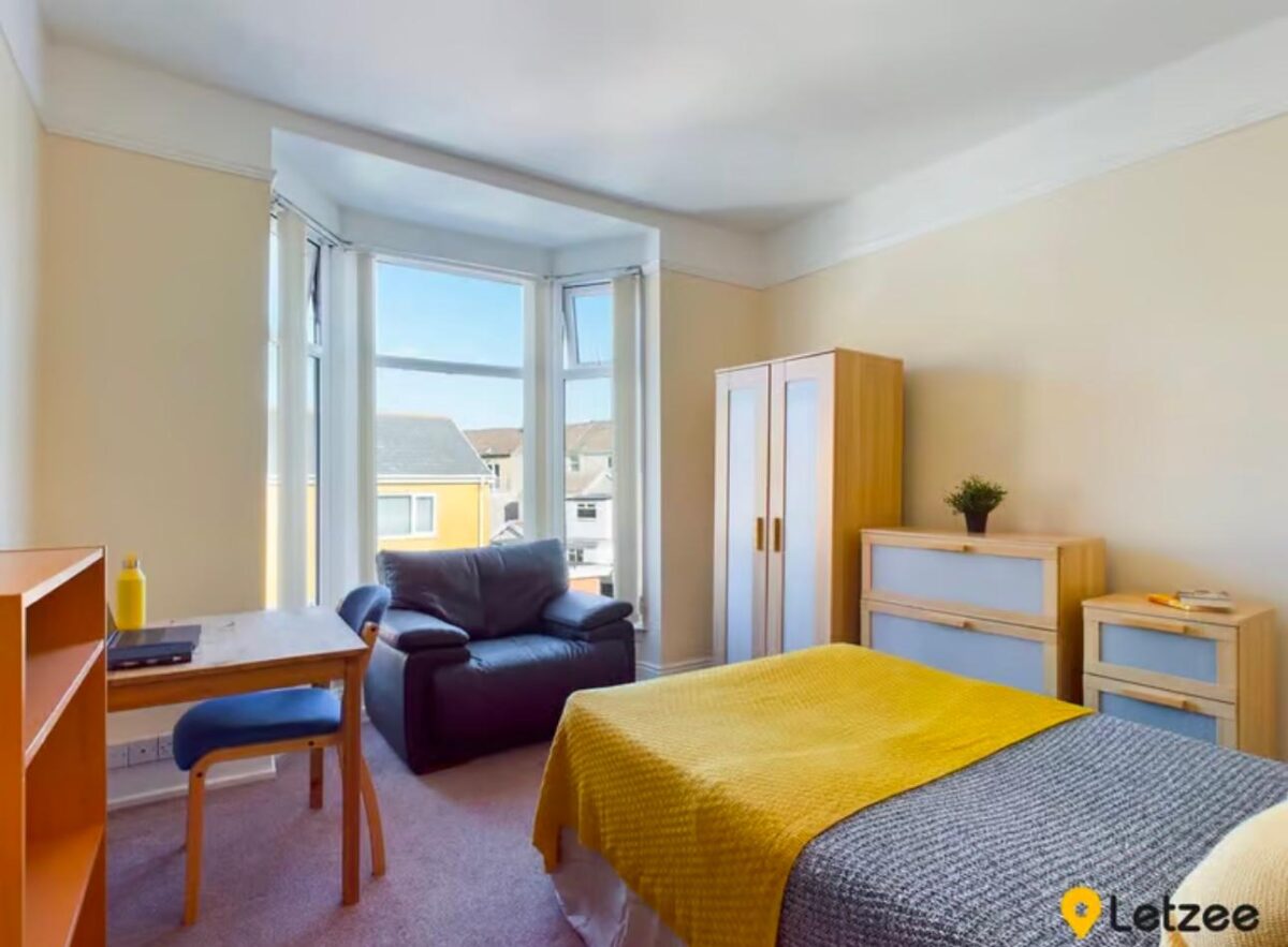 27 Ernald Place, Uplands, Swansea, SA2 0HN