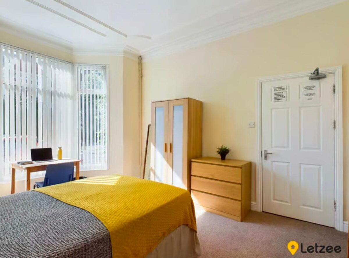 27 Ernald Place, Uplands, Swansea, SA2 0HN