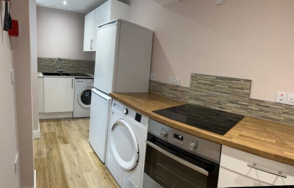 2 BED - 160 King Edward Road, Brynmill, Swansea, SA1 4LW
