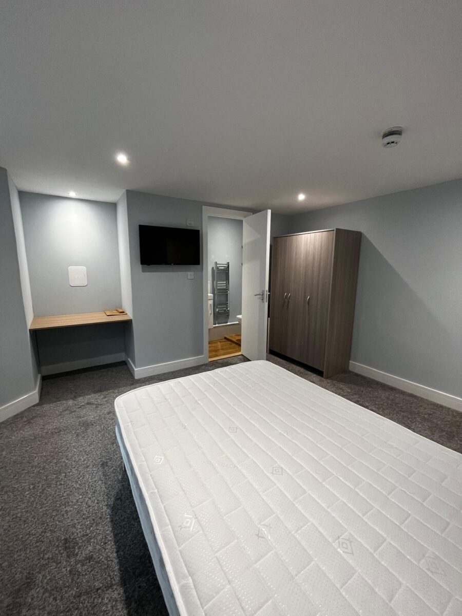 2 BED - 160 King Edward Road, Brynmill, Swansea, SA1 4LW