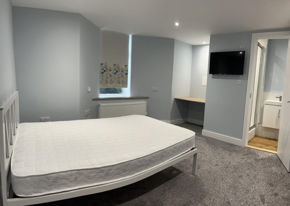 2 BED - 160 King Edward Road, Brynmill, Swansea, SA1 4LW