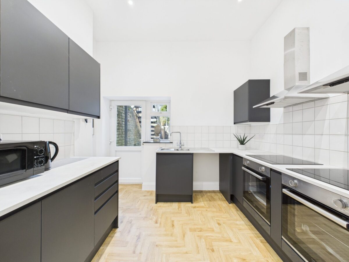 24 Gwydr Crescent, Uplands, Swansea, SA2 0AB