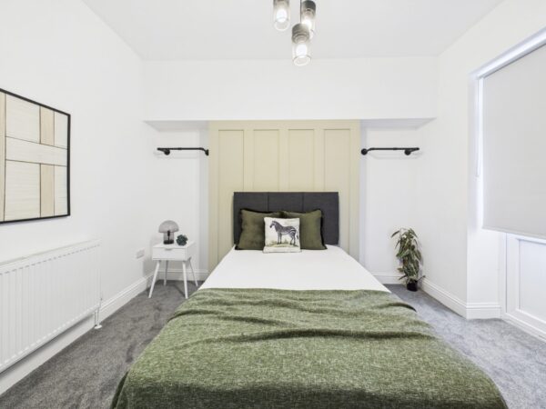 24 Gwydr Crescent, Uplands, Swansea, SA2 0AB