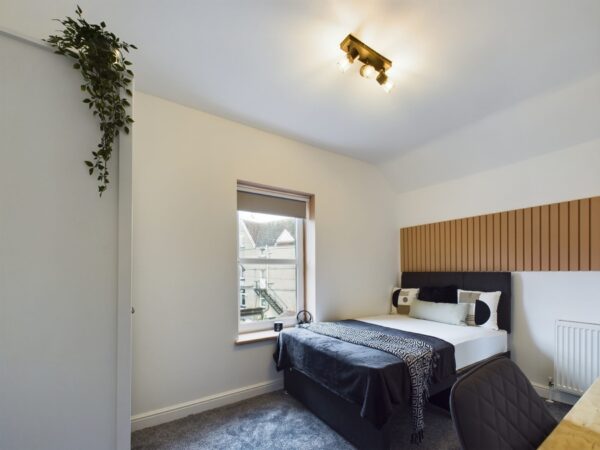 6 Uplands Crescent, Uplands, Swansea, SA2 0BP