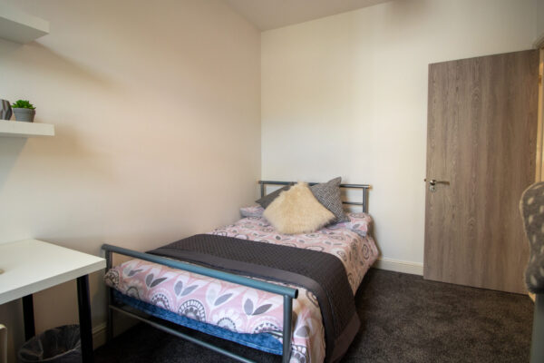 96 Eversley Road, Brynmill, Swansea, SA2 9DF