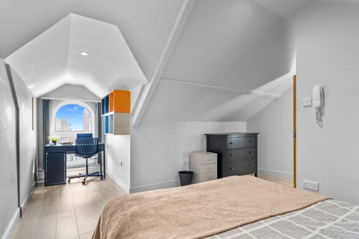 6/7 BED - 50 Mansel Street, Swansea, SA1 5TE