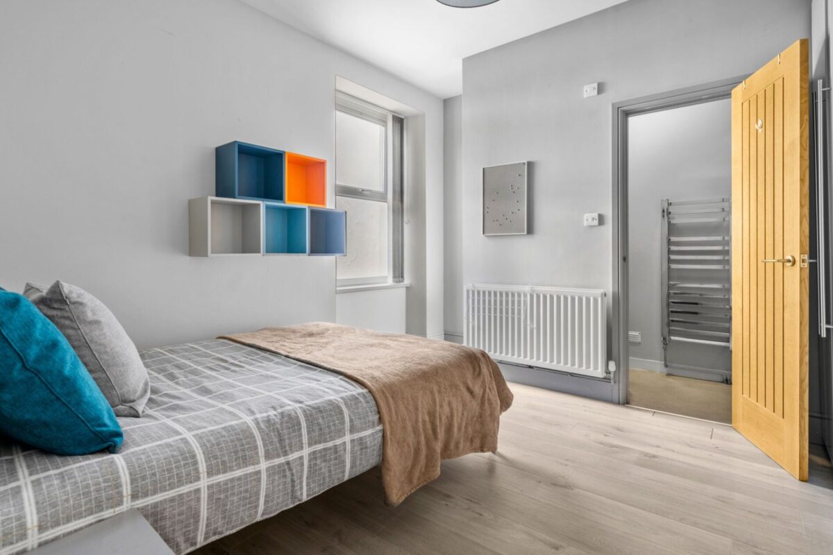 6/7 BED - 50 Mansel Street, Swansea, SA1 5TE