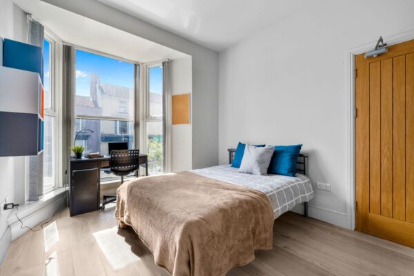 6/7 BED - 50 Mansel Street, Swansea, SA1 5TE