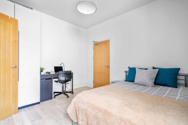 6/7 BED - 50 Mansel Street, Swansea, SA1 5TE