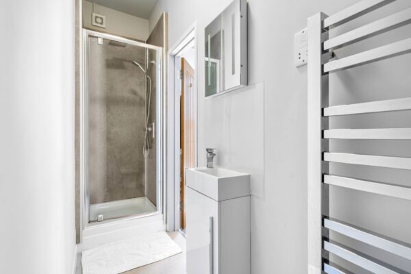 6/7 BED - 50 Mansel Street, Swansea, SA1 5TE