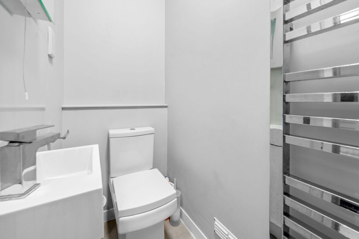 6/7 BED - 50 Mansel Street, Swansea, SA1 5TE