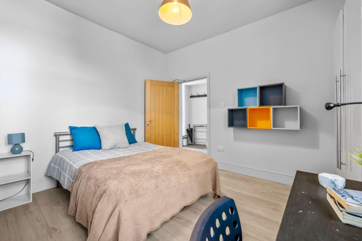 6/7 BED - 50 Mansel Street, Swansea, SA1 5TE