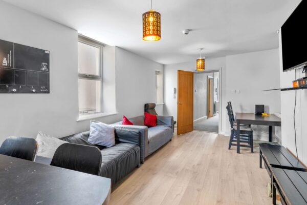 6/7 BED - 50 Mansel Street, Swansea, SA1 5TE