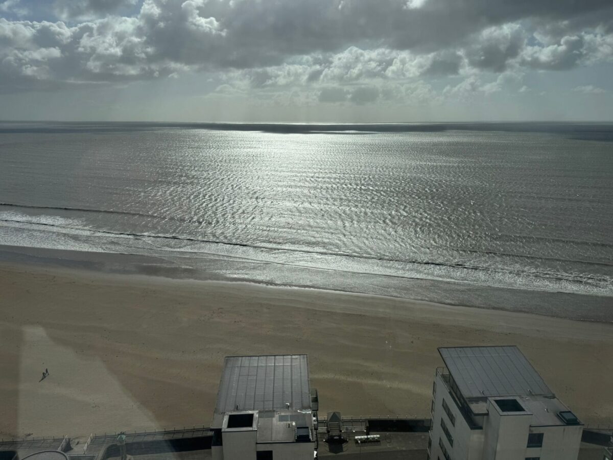 2 BED APARTMENT - 112 Meridian Tower, City Centre, Swansea, SA1 1JW