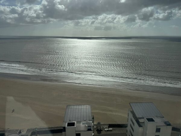 2 BED APARTMENT - 112 Meridian Tower, City Centre, Swansea, SA1 1JW