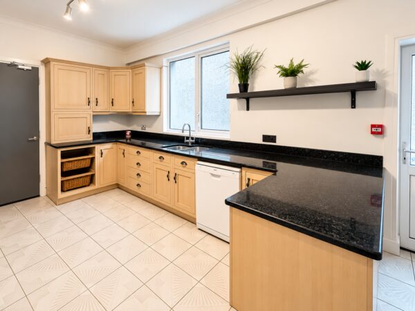 8 Bed - 108 Bryn Road, Brynmill, Swansea, SA2 0AS