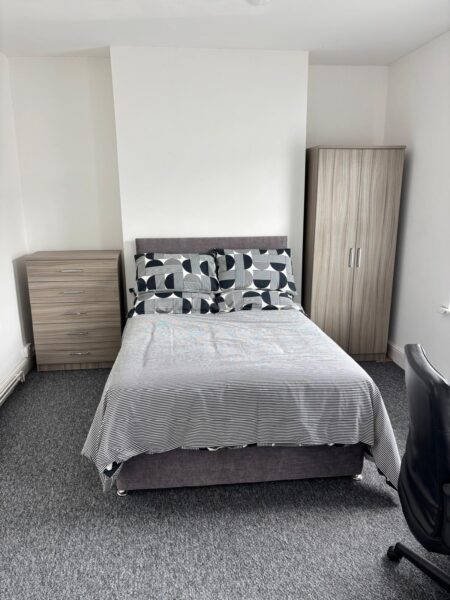 140 Rhyddings Terrace, Brynmill, Swansea, SA2 0DR