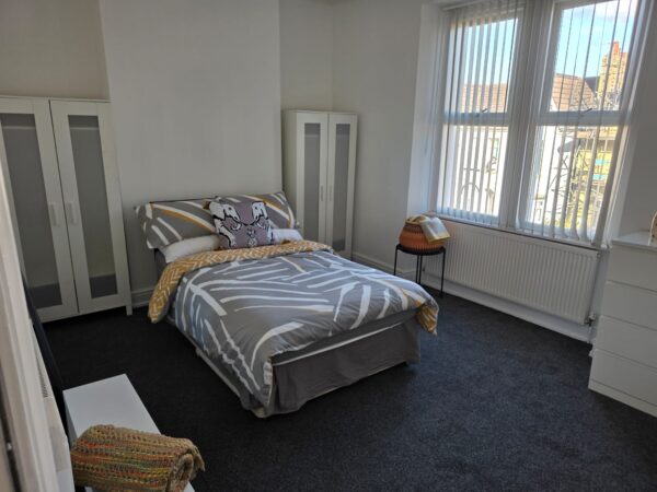 97 King Edwards Road, Brynmill, Swansea, SA1 4LU