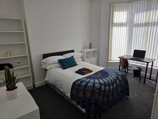 27 Ernald Place, Uplands, Swansea, SA2 0HN