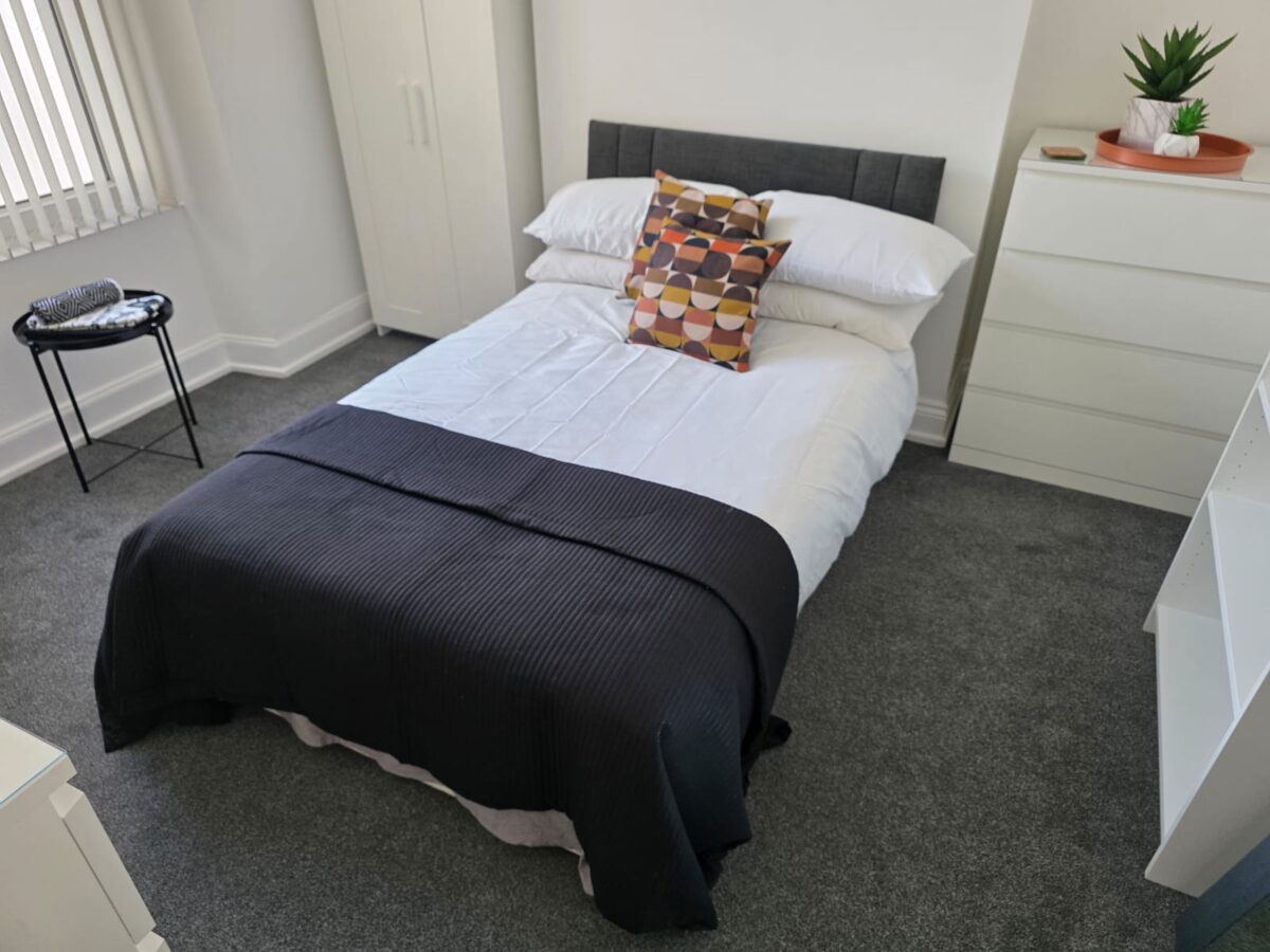 97 King Edwards Road, Brynmill, Swansea, SA1 4LU