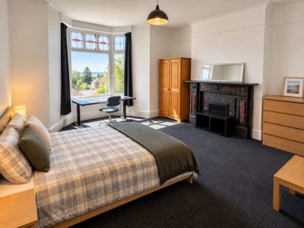 8 Bed - 108 Bryn Road, Brynmill, Swansea, SA2 0AS