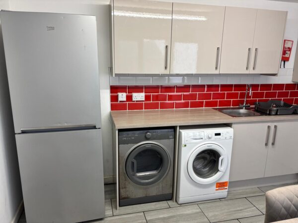 140 Rhyddings Terrace, Brynmill, Swansea, SA2 0DR